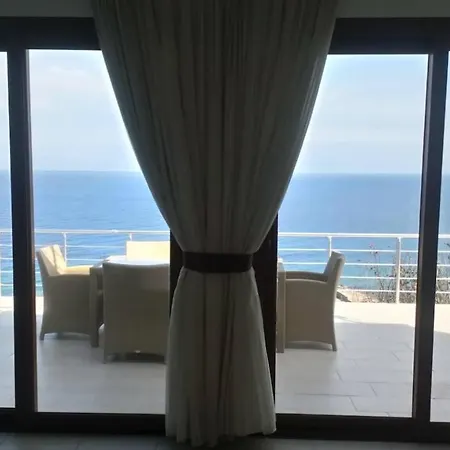 Seacliff Villa, 4 Bed, Private Pool, Wifi Acs Agios Amvrosios (Kyrenia)